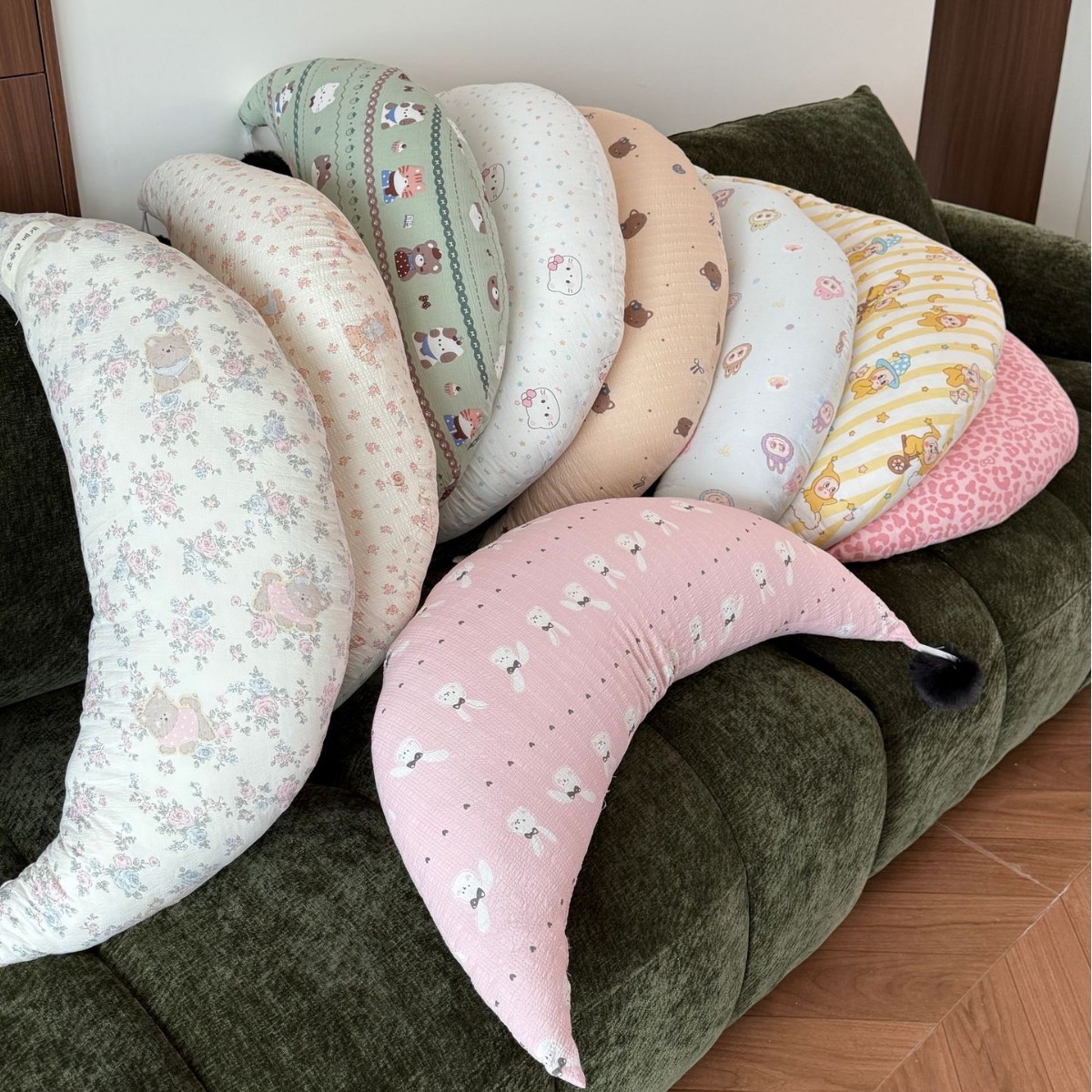 Crescent Pillow, Hug Pillow, Kindergarten Baby Comfort Pillow, Home Bedside Cushion, Pregnancy Leg Pillow, Airplane Pillow Core Wholesale