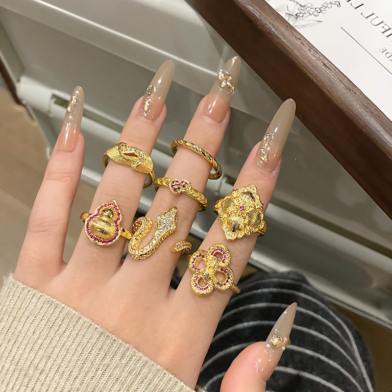 新中式宮廷拉絲四葉草戒指女新品玫紅葫蘆輕奢疊戴風小眾蛇形手飾