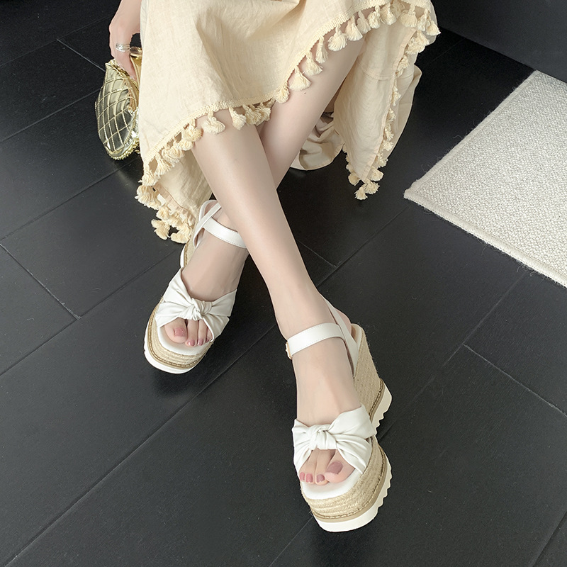 màu trắng