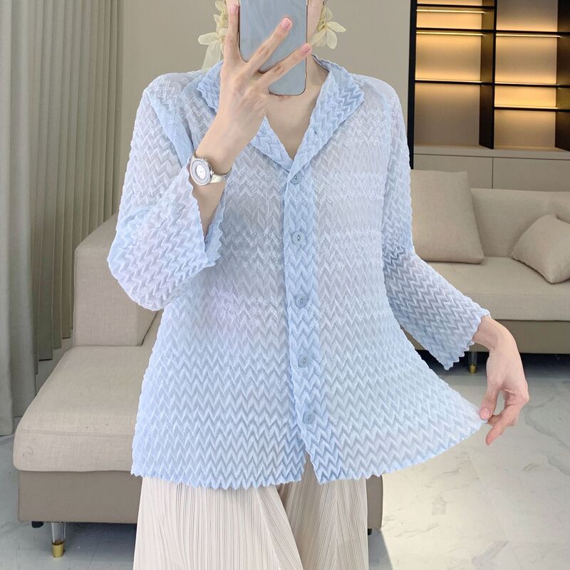 Summer New Lightweight Shirt for Women, Simple Design, Pineapple Pleated Cardigan Top, Solid Color Sun Protection Thin Jacket