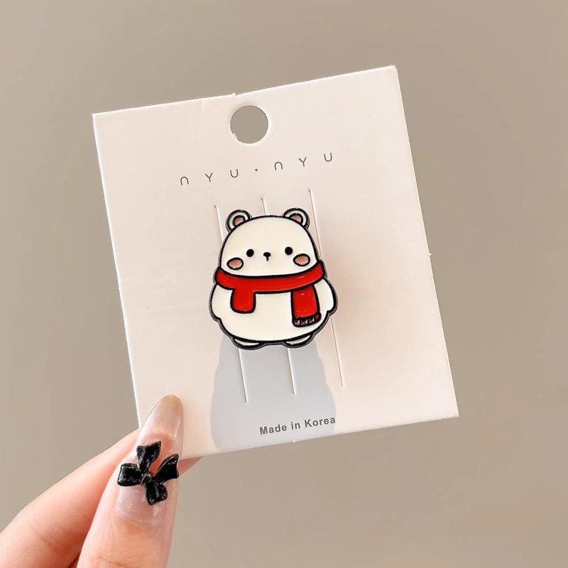 Broche de aleación de sentido avanzado japonés nueva insignia de personalidad de moda femenina de dibujos animados bolsa de Navidad accesorios de metal al por mayor