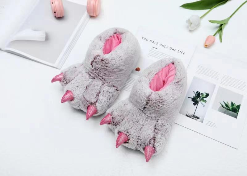 2023 Otoño e Invierno nuevos zapatos de garra de dibujos animados de terciopelo súper suave engrosada cómoda felpa de algodón zapatillas de gran tamaño zapatos