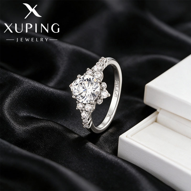 Xuping lujoso diseño ligero anillo de diamante de aleación de apertura de alta calidad anillo de moda personalidad anillo de novia