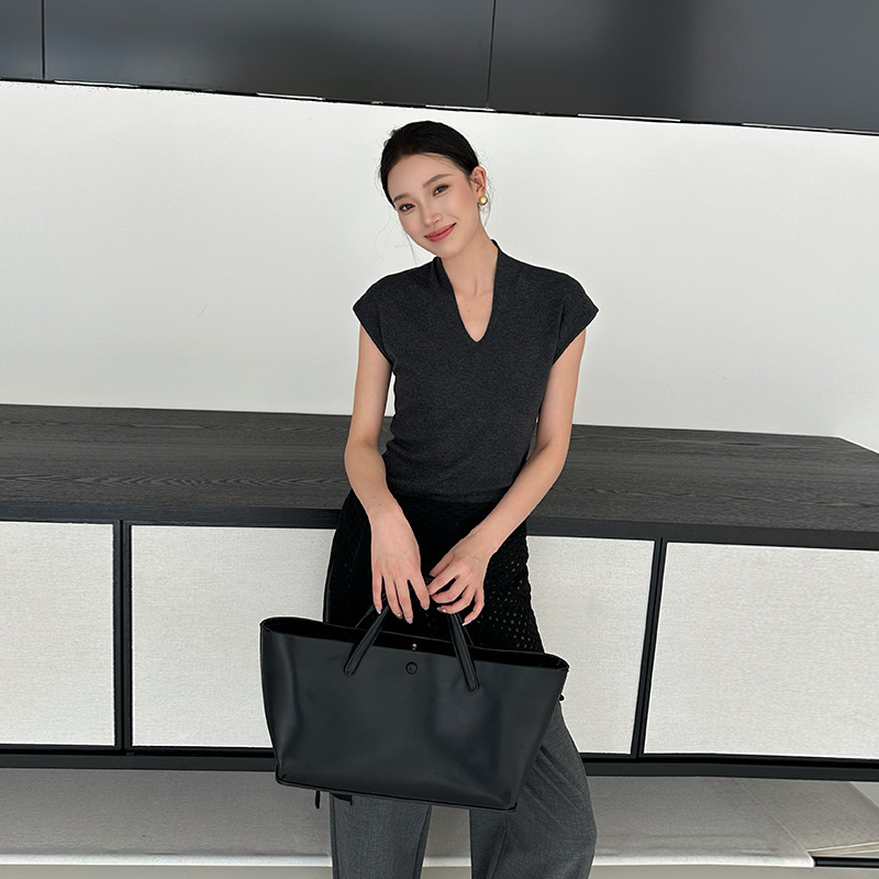 Elsissi Solid Color V-Neck Ribbed Sleeveless Knit Sweater for Women 2025 Autumn New Women's Base Top