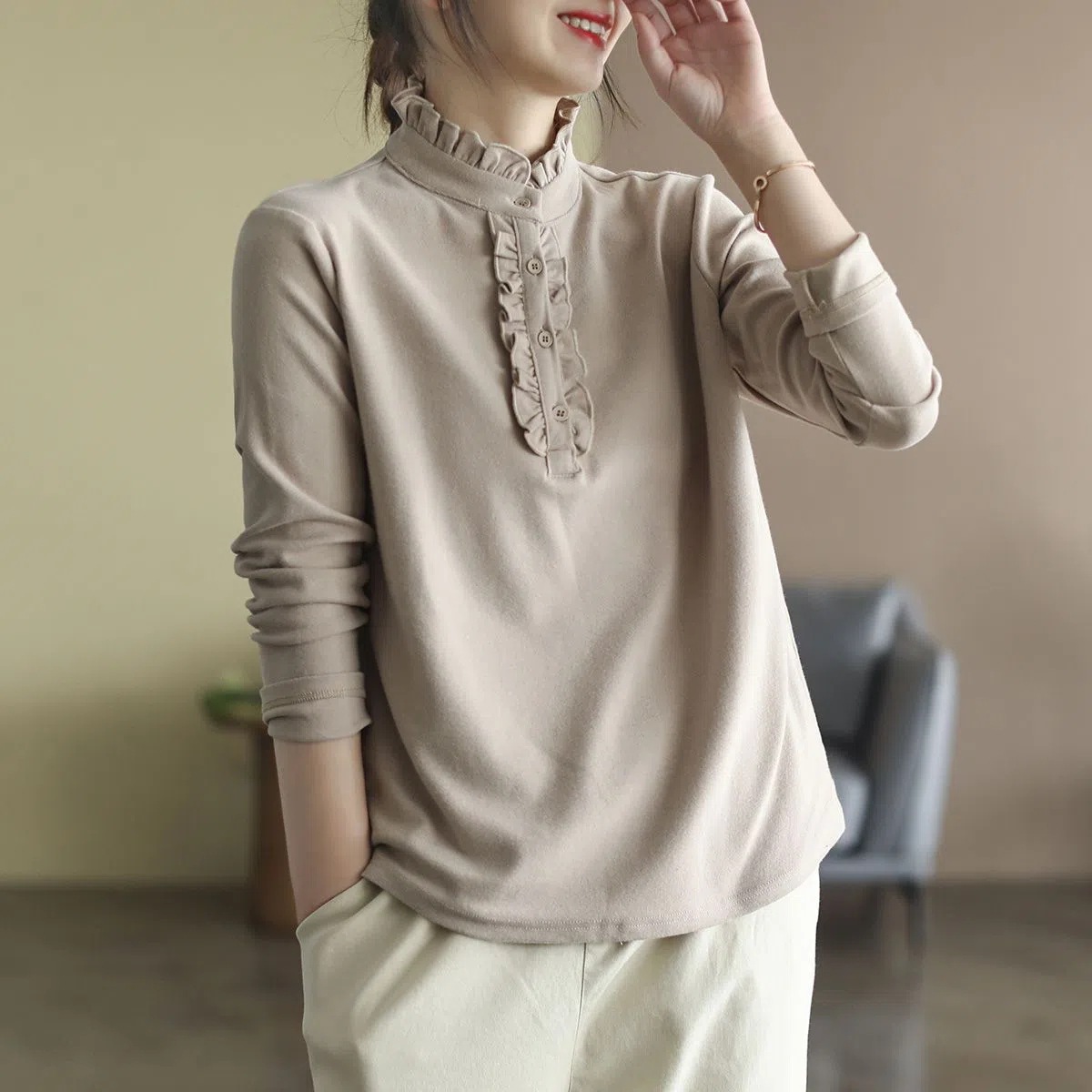 Solid Color Design Women's Autumn and Winter Inner Top to Cover the Belly, Artistic Style Half-High Collar Ruffled Base Shirt