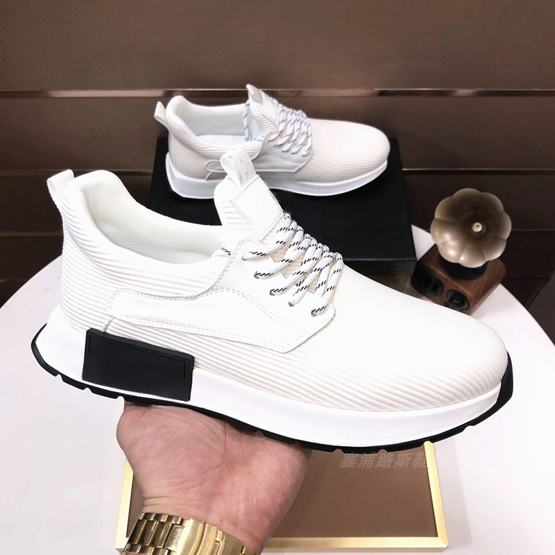 Casual footwear for leisure