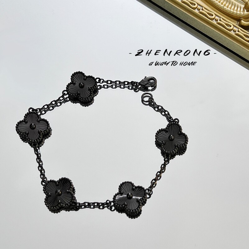 Cross-border Explosions Four-leaf Clover Black Laser Five-flower Bracelet Double-sided Vacuum Electroplated Black Gold Flower Bracelet