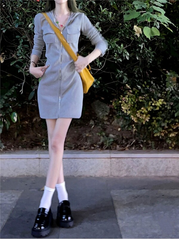 法式气质长袖连帽卫衣连衣裙子春秋季2025新款女装纯欲御姐包臀裙|undefined