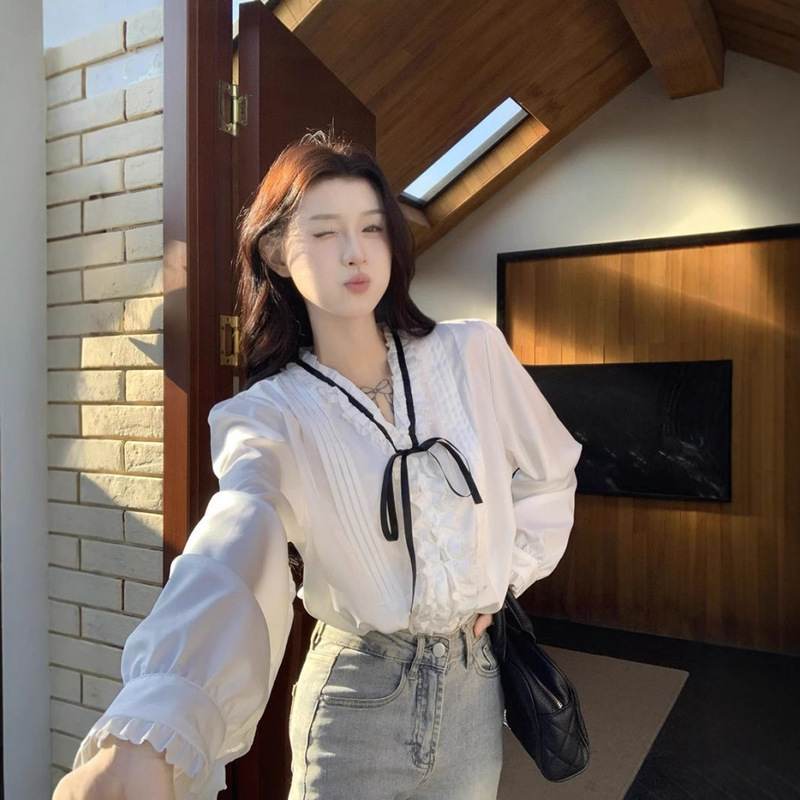 French Retro V-neck Lace-up Bow Shirt Women's Spring and Summer Long Sleeve White Design Pleated Lace Top
