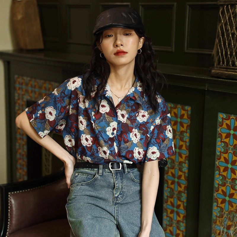 Blue Floral Retro Hong Kong Style Printed Short-Sleeve Shirt for Women, 2025 Summer New Fashion Niche Matching Top