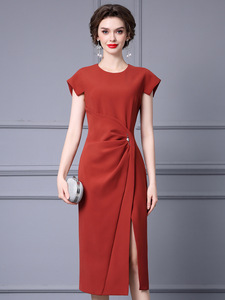 Split buttocks skirt， goddess style， slim waist， shoulder sleeve dress