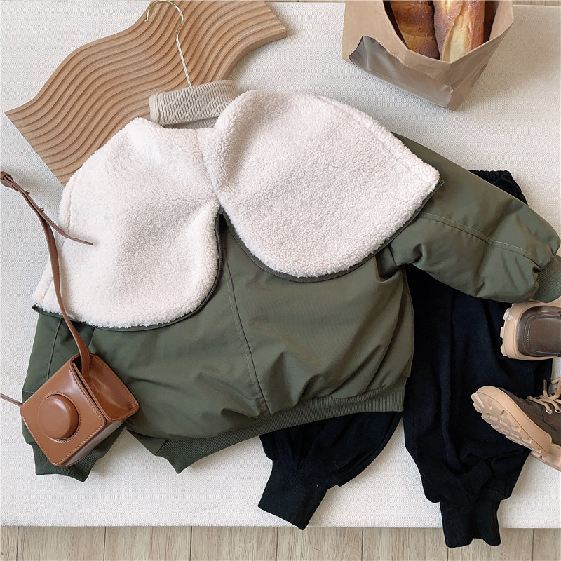 2023 invierno ropa de los nuevos niños de los niños grandes solapa abajo chaqueta niños y niñas con capucha corta abajo chaqueta engrosada