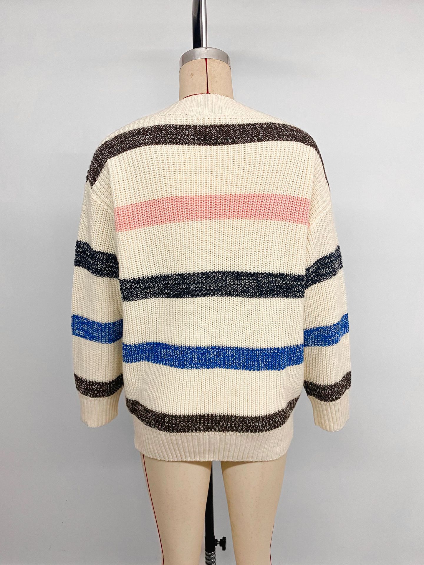 Gestreifter Damenpullover mit V-Ausschnitt – Oversized-Pullover im lässigen Stil für Herbst und Winter_voghion.com