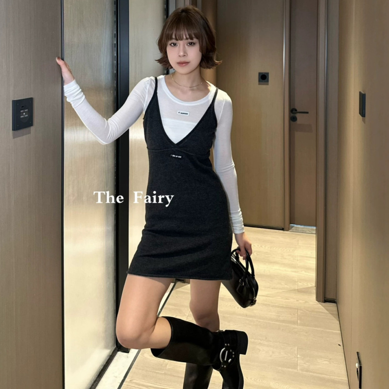 High-quality MU base shirt + dress set, knitted camisole short skirt, Korean-style pure and alluring long-sleeve base shirt for women High-quality MU base shirt + dress set, knitted camisole short skirt, Korean-style pure and alluring long-sleeve base shirt for women