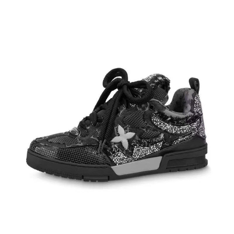 New Foreign Trade Model L Four-Leaf Clover European Style Black Mesh Diamond Sports Luxury Shoes for Men and Women, Thick-Soled Height-Increasing Shoes V Loafers