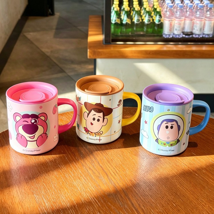 Toy Story Strawberry Bear Taza de acero inoxidable caricatura de alto valor con tapa taza de escritorio de oficina taza