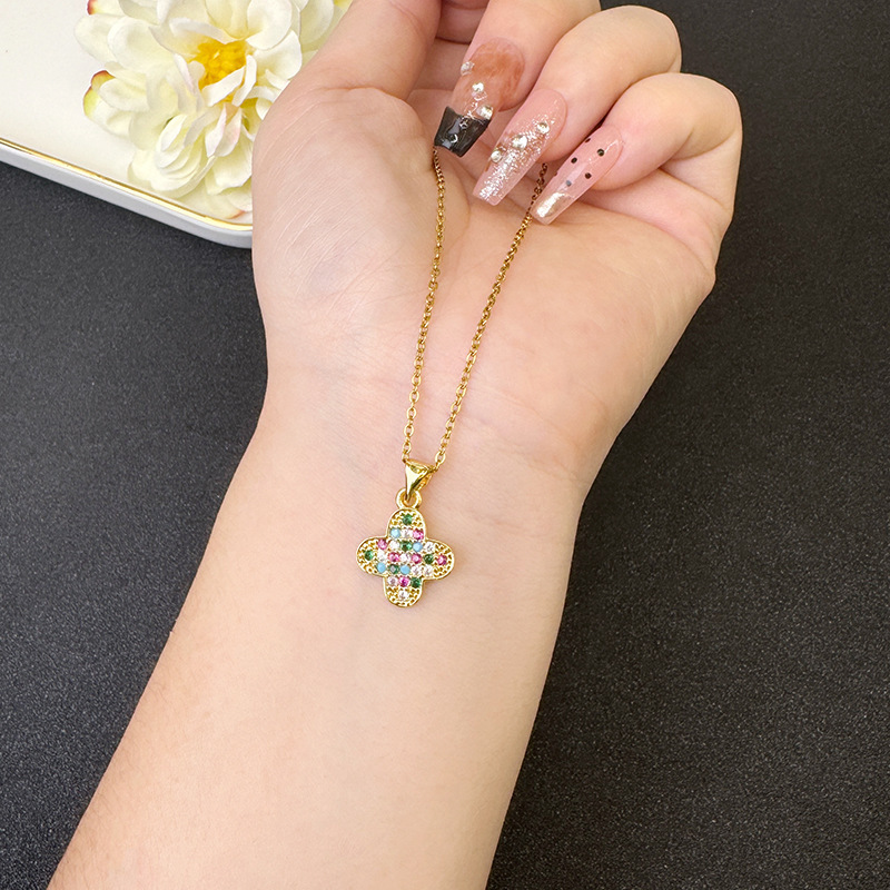 Moda de oro de arena de Vietnam, color de lujo ligero, incrustaciones de diamantes, collar de flores de cuatro hojas, pendientes, joyas transfronterizas para mujeres que no se desvanecen durante mucho tiempo