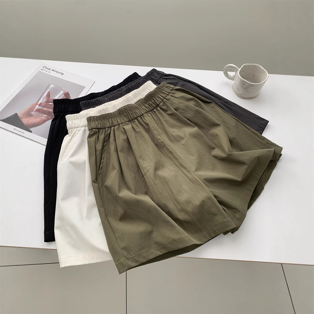 显白复古墨绿色休闲短裤女夏季薄款速干松紧高腰显瘦A字裤小个子