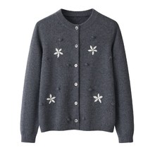 鄂尔多斯市8针双股加厚圆领手绣花女开衫100纯山羊绒短款羊绒衫女