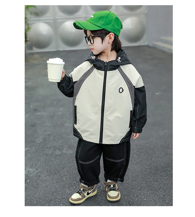 Cappotto con cappuccio colorato ricamato 2023 primavera e autunno nuovi vestiti per ragazzi Pi Shuai per bambini_voghion.com