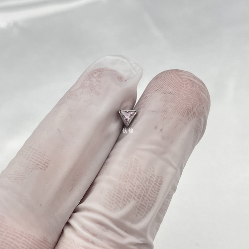 Titanium Brocade Piercing F136 Titanium Alloy Geometric Triangular Bezel Pink White Diamond Earrings Lip Nails 16G Ear Bone Nails Wholesale