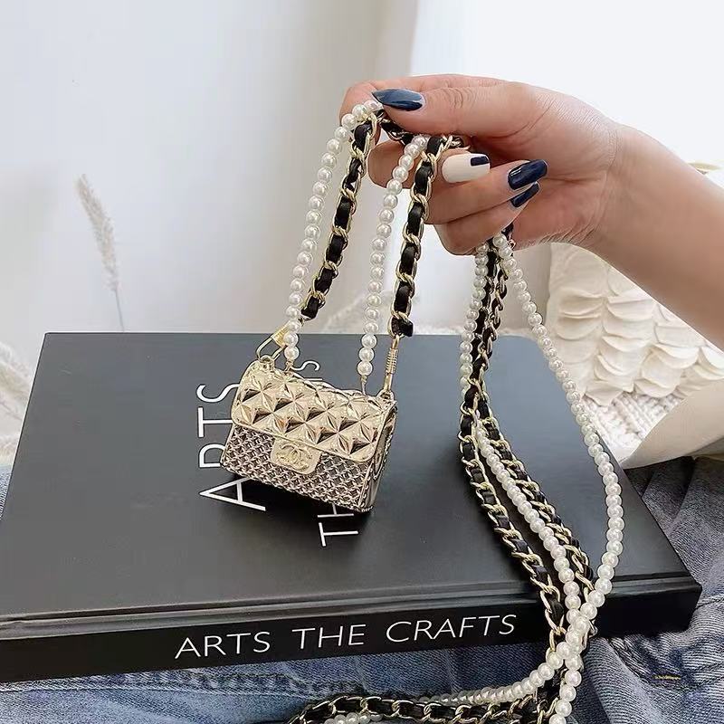 Mini Metal Hollow Diamond Pattern Headphone Bag with Chain Strap for Women, Same Style as Xiaoxiang Pearl Internet Celebrity