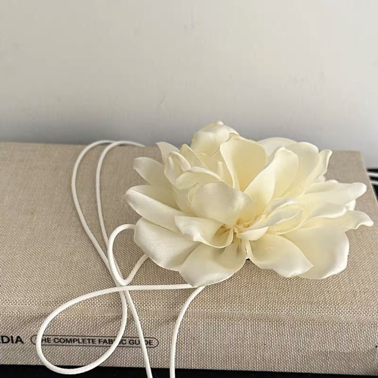 Woven Chain Chain Type Retro Flower Cloth Wax Rope Woven Chain Choker Wholesale