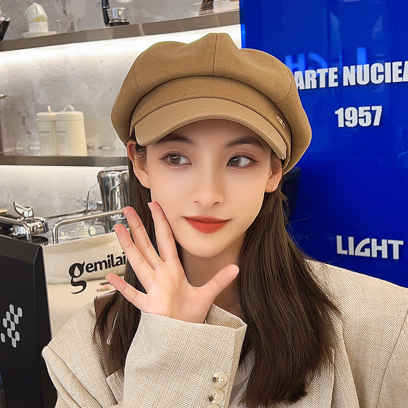 Metal Mini-Logo Beret for Women: Autumn/Winter Japanese-Style All-Match 8-Point Cap—Internet-Famous Design That Slims the Face, Perfect for Artists and Newsboys' Hats