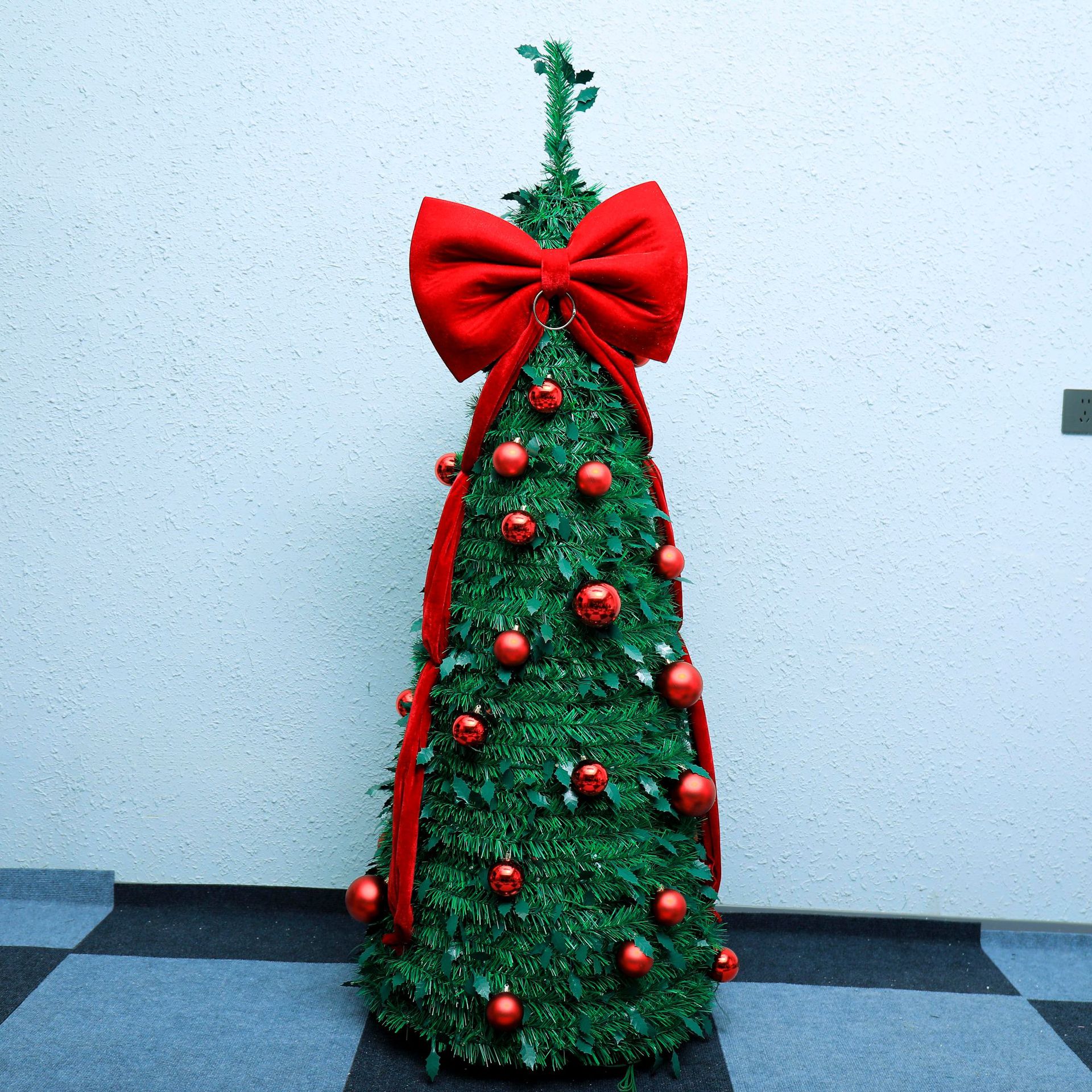 Árbol de Navidad retráctil plegable paquete doméstico decoración de Navidad árbol de torre de PVC 1.8m nuevo solo transfronterizo