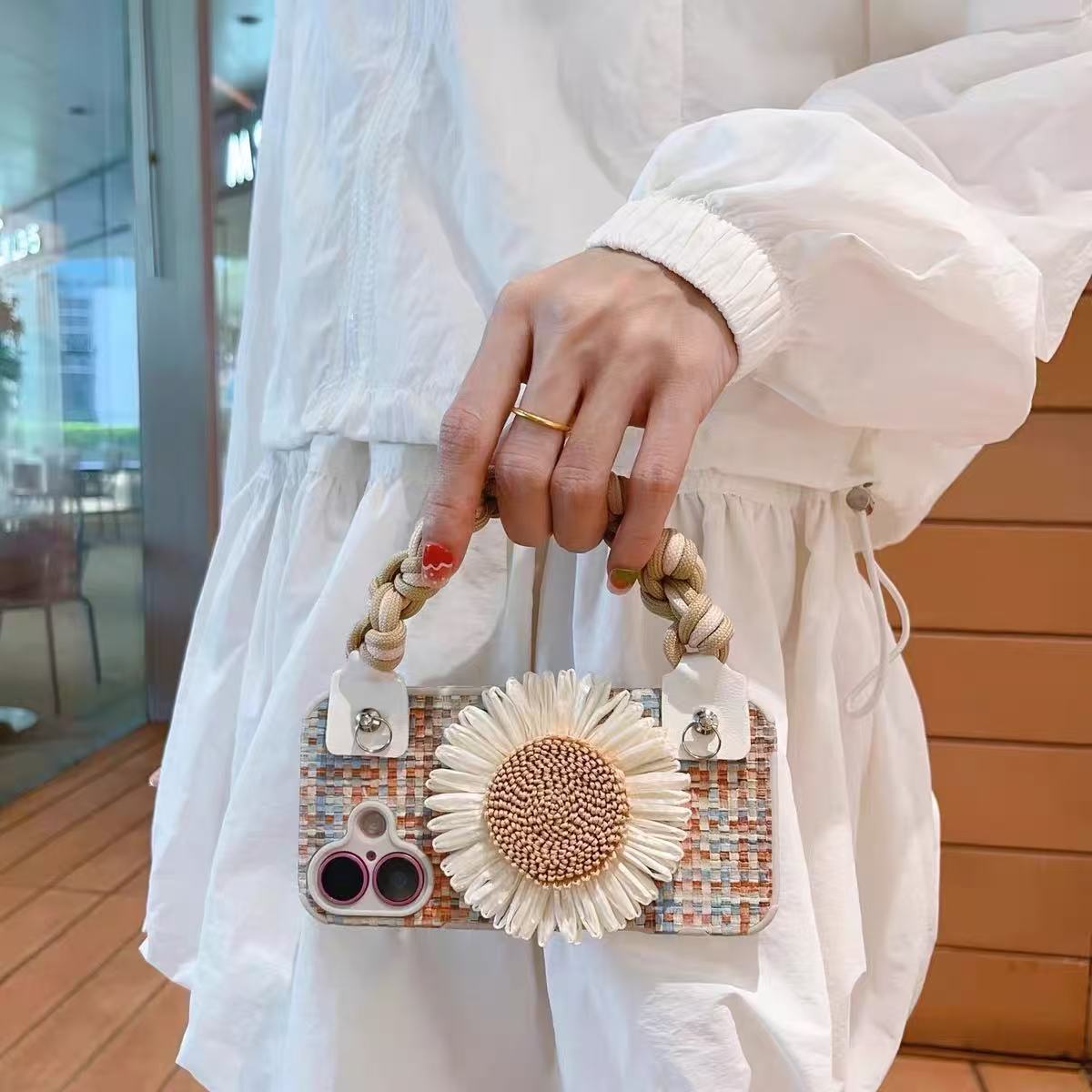 Pulsera de flor tejida de verano para iPhone 16ProMax funda para teléfono móvil 14 Apple 15 diagonal 13 femenino 16