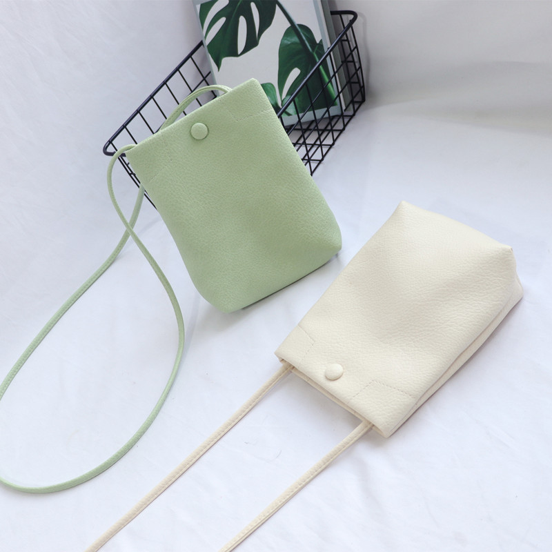 Women's mobile phone bag, 2023 new summer lightweight crossbody bag, simple small bucket bag, mini bag, solid color mobile phone pouch