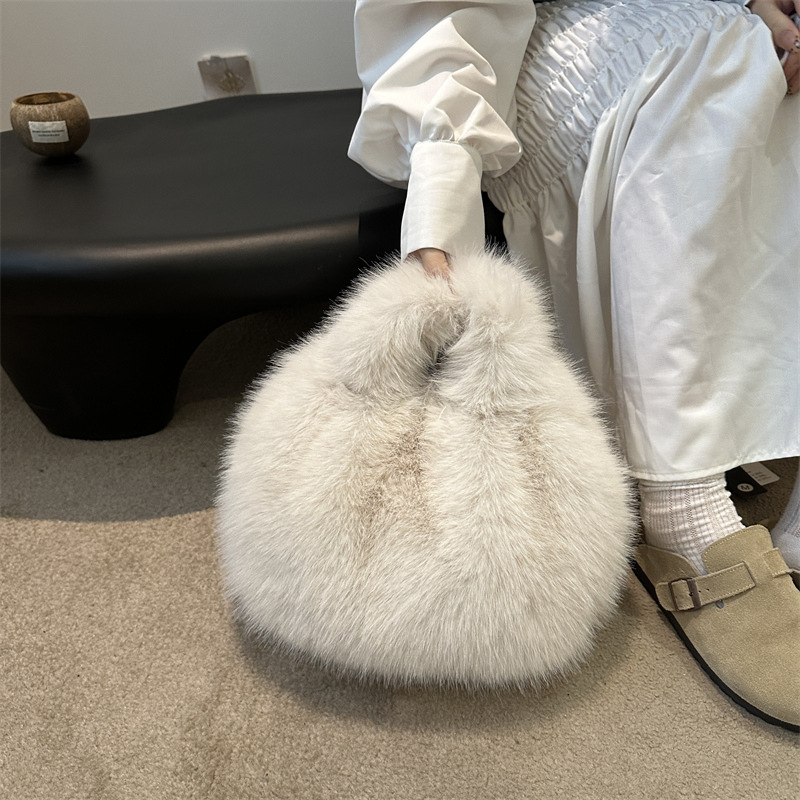 Bolsa de mano para mujeres nuevo estilo de peluche de color sólido simple y popular bolsa de lana de aire exterior temperamento casual textura de viaje de hombro