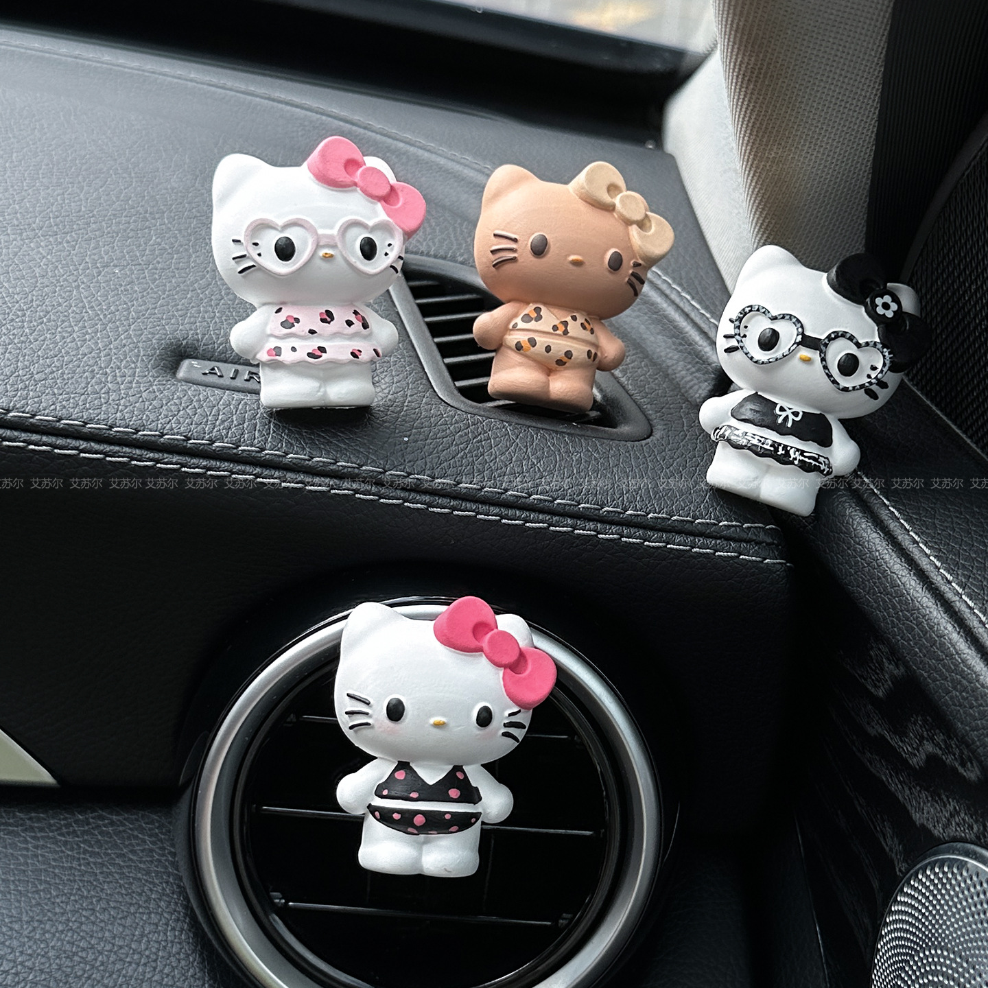 汽车出风口装饰车载香薰可爱kitty猫车内饰品创意摆件扩香石香水