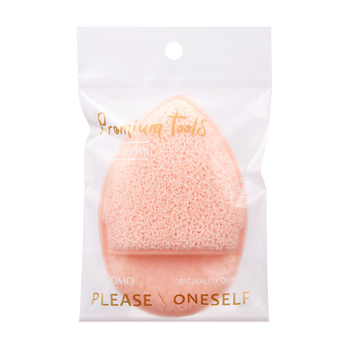 GECOMO glove-type facial cleansing sponge. Sponge facial cleansing sponge becomes larger when exposed to water. It is a soft and skin-friendly facial cleansing sponge.