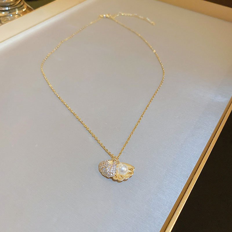 Hochwertige Perlenkette mit Jakobsmuschel-Muschel für Damen, einfache Schlüsselbeinkette, leichter Luxus, vielseitiger und personalisierter Anhängerschmuck_voghion.com