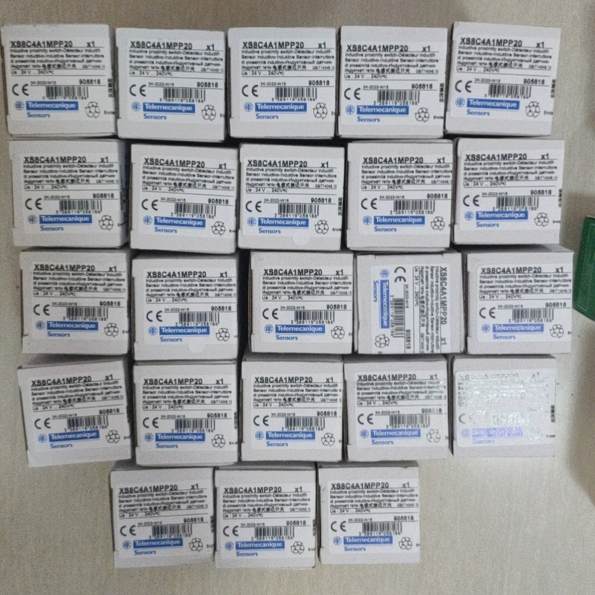 法国原厂全新接近开关XS7E1A1DAL5 XS7J1A1DBL2 XS7G12PA140