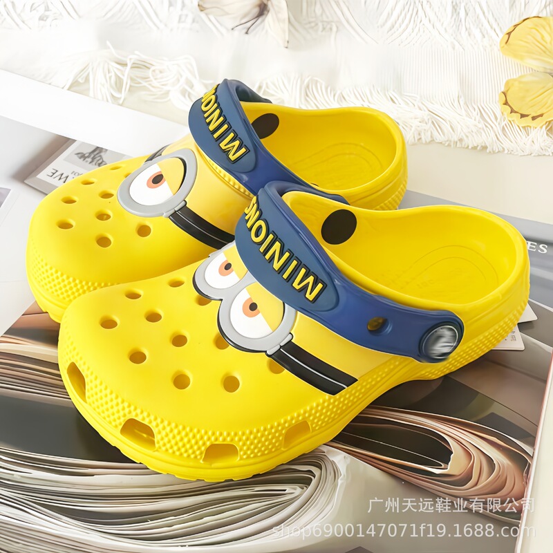 Cross Children's Clogs with Minions and Pikachu Designs, Closed-Toe, Non-Slip, Soft Beach Slippers for Boys and Girls, Available for Wholesale