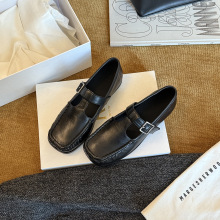 MARCO&JOYCE�����¿�СƤЬӢ���L�߼��r�����m�ٴ����e��ЬŮ