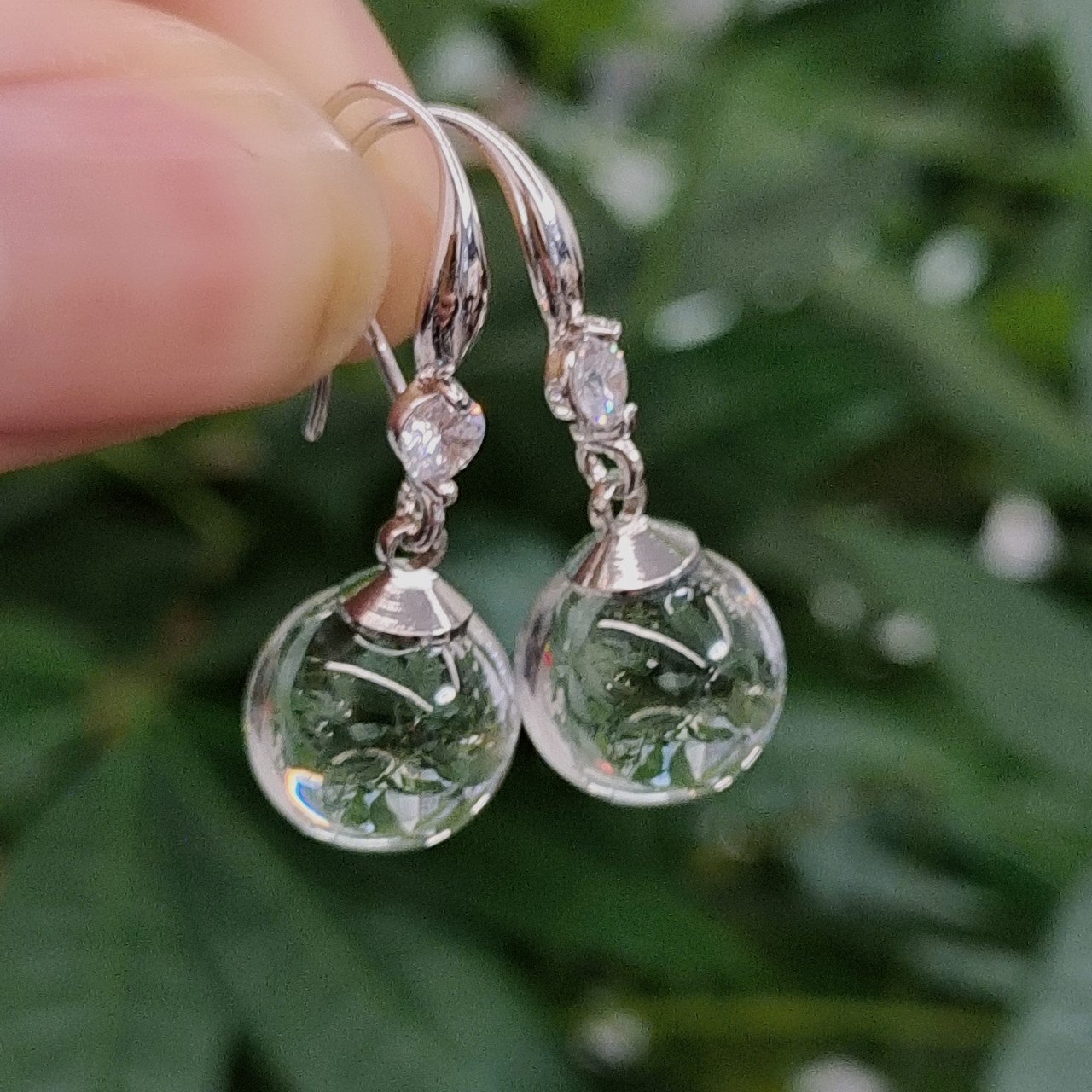 2026 New Style Diamond-Encrusted Natural White Crystal Earrings, Water Drop Simple Style, Fresh Design, Personalized High-End Earrings