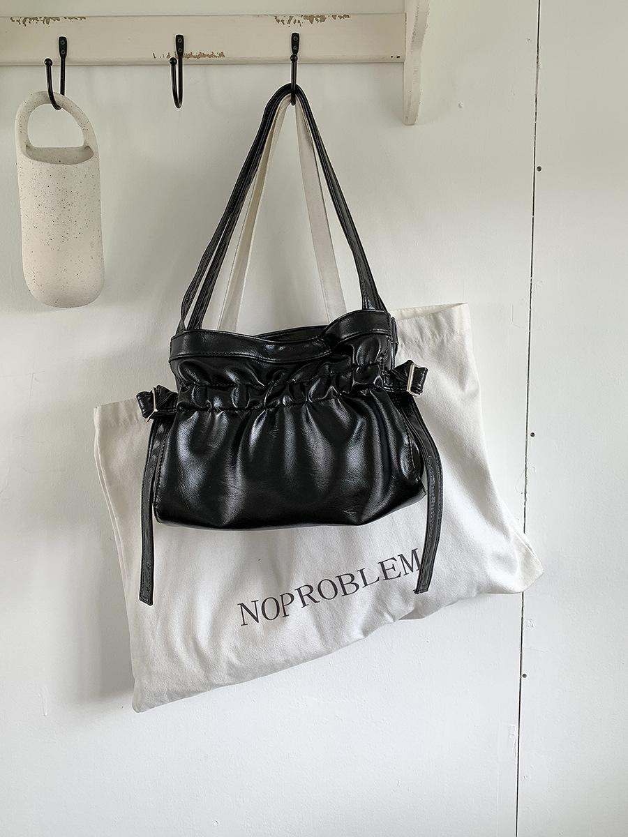 Borsa tote in morbida pelle per pendolari, grande capacità, da donna, versione coreana di nicchia, nuova borsa plissettata estiva da donna, singola_voghion.com