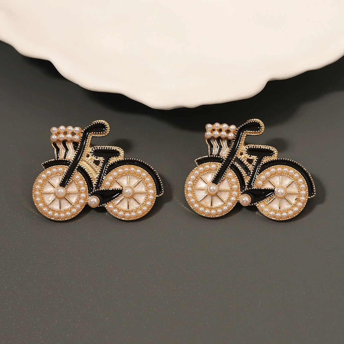 Fashionable design creative metal bike, earrings from pearl, European style