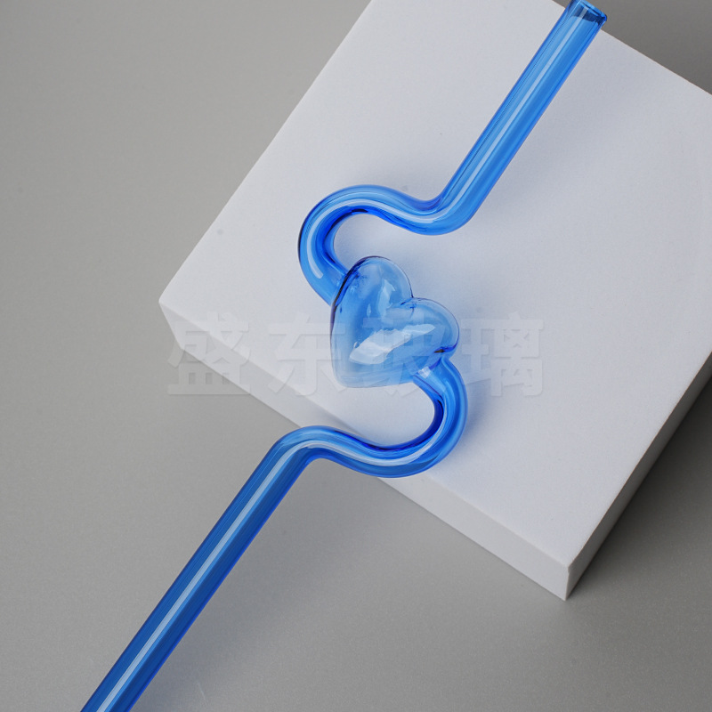 Nueva alta borosilicato corazón largo curvado paja chica corazón transparente paja hogar leche jugo paja tubo