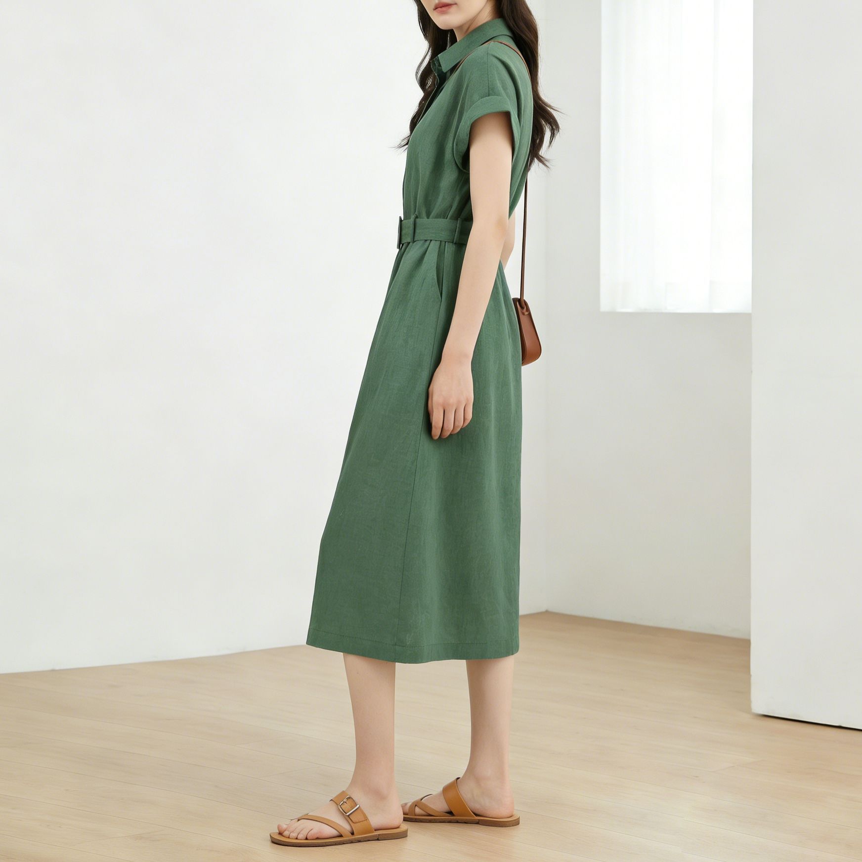 Đầm sơ mi nữ tay ngắn thắt eo chất liệu linen dáng dài — màu đen chi tiết 3