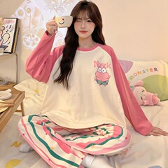 外国貿易は国境を越えて東南アジアの春秋パジャマの女性の薄い丸首の長袖の漫画の家庭服のスーツの外で代行を着ます。