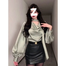 2025春夏季高级感豆绿色缎面衬衫+墨绿色皮质半身裙两件套套装潮