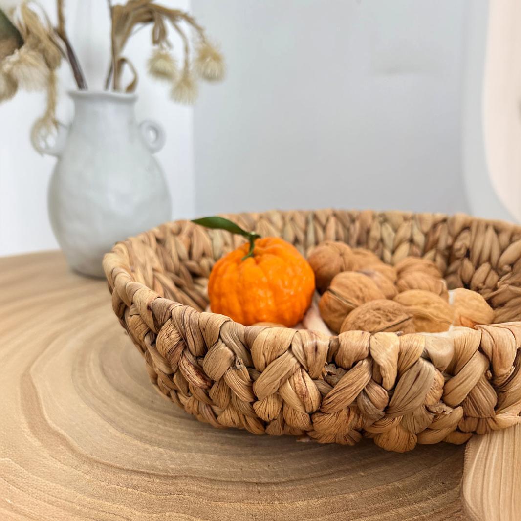 Cesta de almacenamiento de hierba de agua nórdica cesta de almacenamiento de paja redonda organizando cesta de almacenamiento cesta de pan de frutas transfronteriza en stock image 5