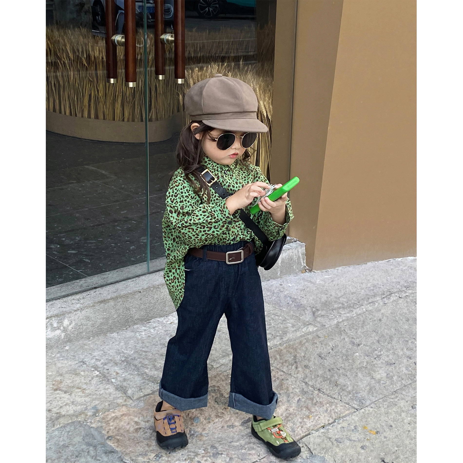 Camisa con estampado de leopardo para niñas 2024 primavera nueva camisa de estilo occidental de moda para niños