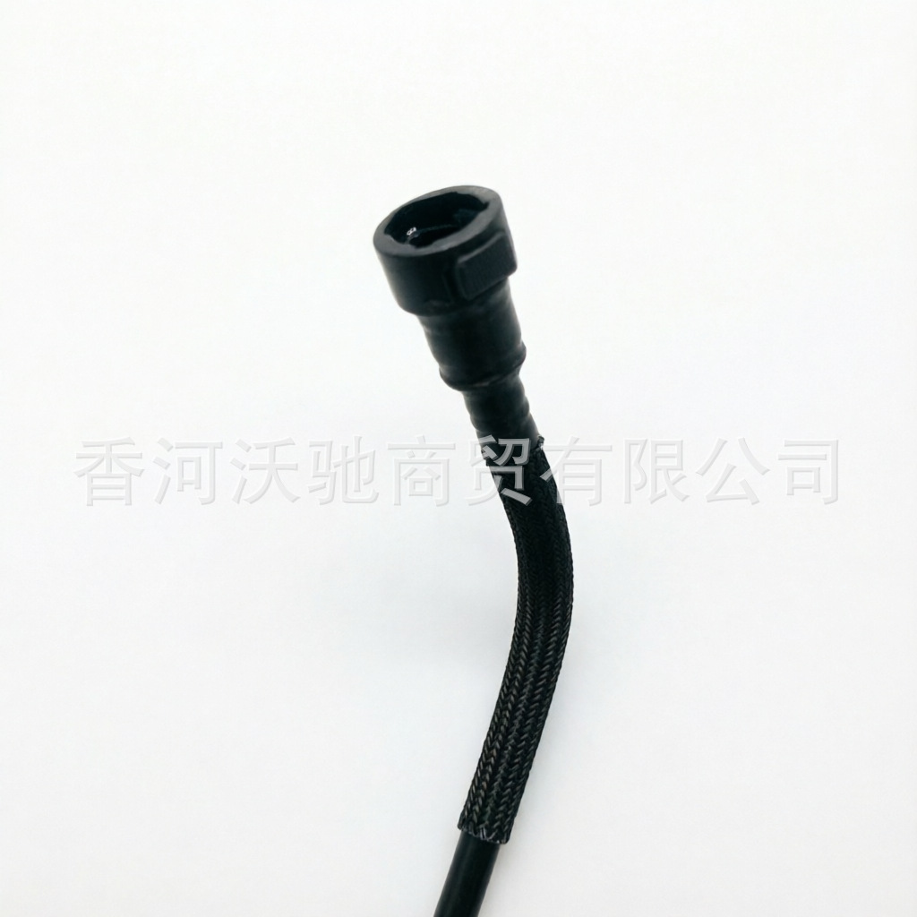 LR013694 is suitable for Land Rover Discovery oil cooler hose and cooling oil pipe