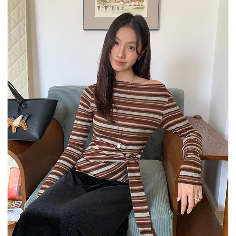 [French Velvet] 2025 New Contrast Stripesd Boat Neck Slanted Shoulder Long-Sleeved T-Shirt for Women with Asymmetrical Straps and Slim Fit