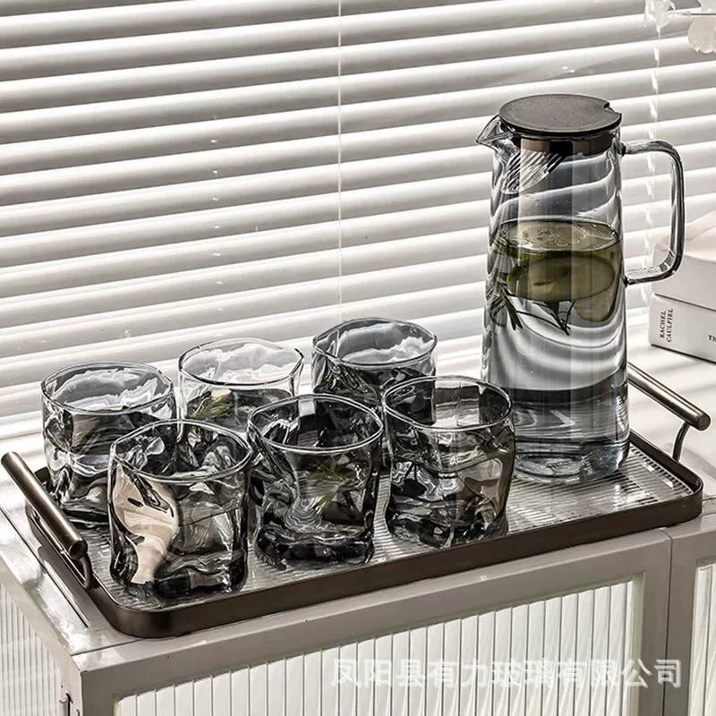 Оптовая Продажа с фабрики высокотемпературная стойкая стеклянная бутылка для холодной воды Высокая боросиликатная Питьевая чашка бытовой костюм для холодной воды бутылка большой емкости